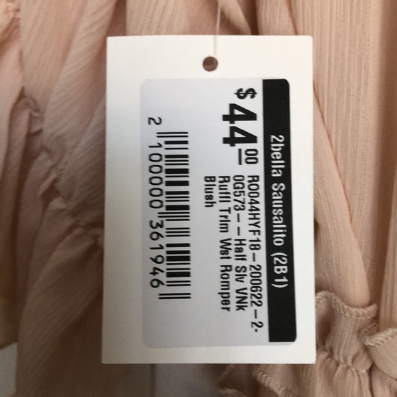 Halter Sleeve V-neck Ruffle TrimWaist Romper Color Blush Woman’s Size Med - Picture 3 of 3